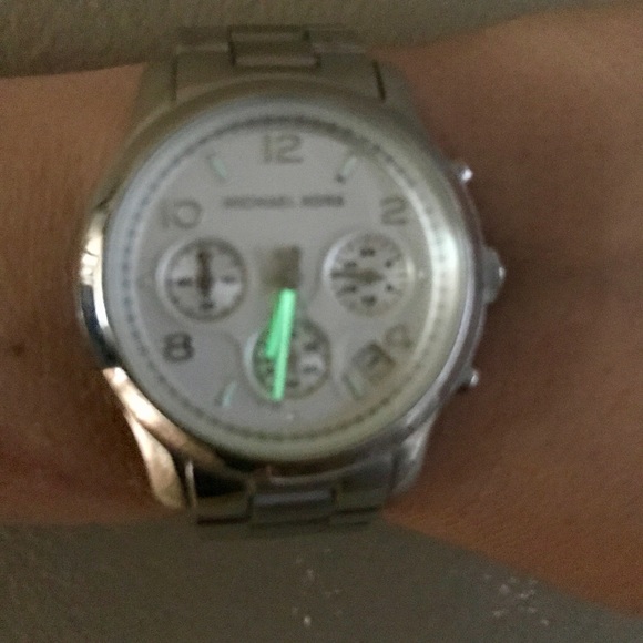 Michael Kors Watch - Picture 5 of 5